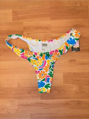 Vivid Floral Thong Bikini Bottom - Multicolor. Size Medium (8-10)